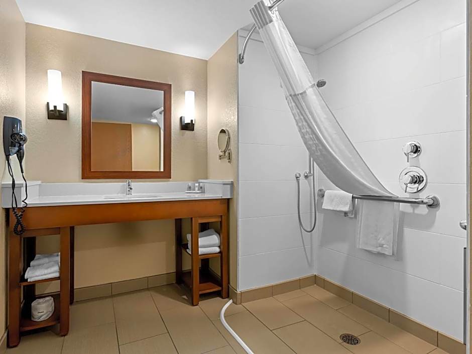 Comfort Inn & Suites Munising-Lakefront