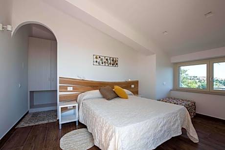 Triple Room with Terrace