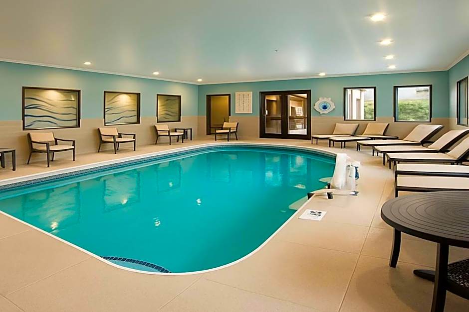 Holiday Inn Express Hotel And Suites Alliance By IHG