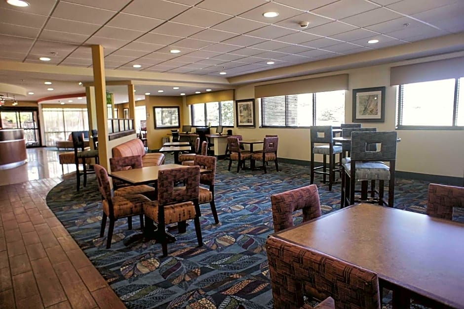 La Quinta by Wyndham Edmond
