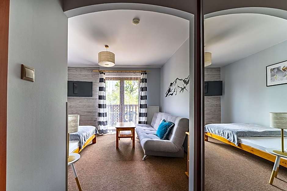 Nefryt - lodówka i czajnik w pokoju, dwa aneksy kuchenne ogólnodostępne, duży parking