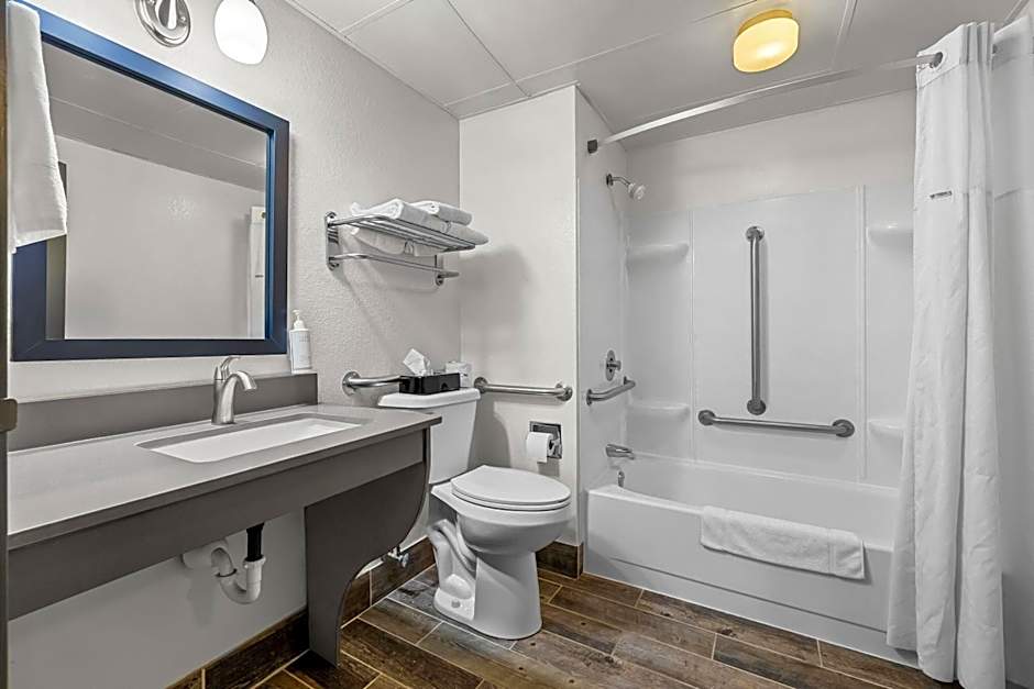 Days Inn by Wyndham Fond du Lac