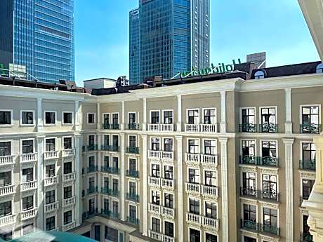 Standard Queen Room with Courtyard View