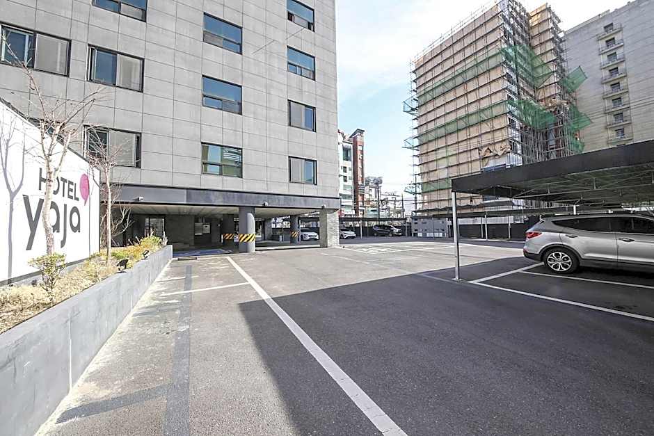 Hotel Yaja Masan Odong Branch