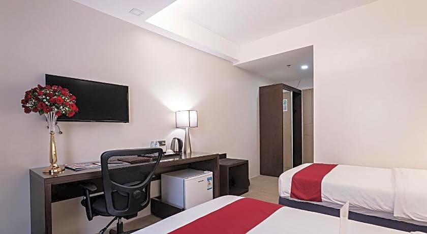 Sarrosa International Hotel And Residential Suites