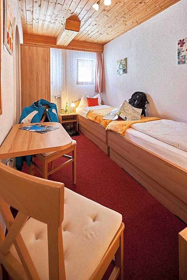 Photo 1 of 1 of Budget 2 Beds