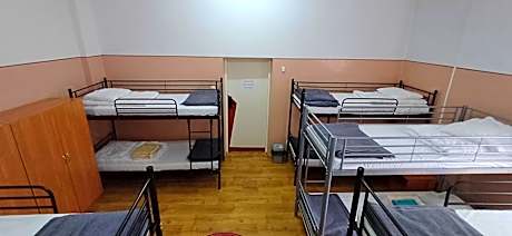 Bunk Bed in Mixed Dormitory Room
