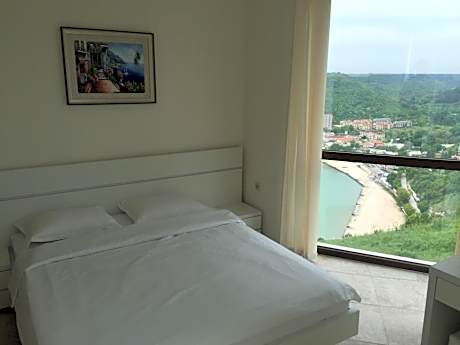 Two-Bedroom Apartment with Terrace and Sea View