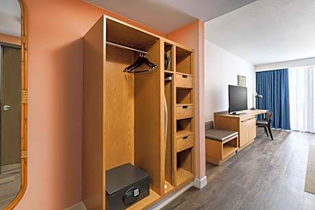 King Room - Hearing Accessible