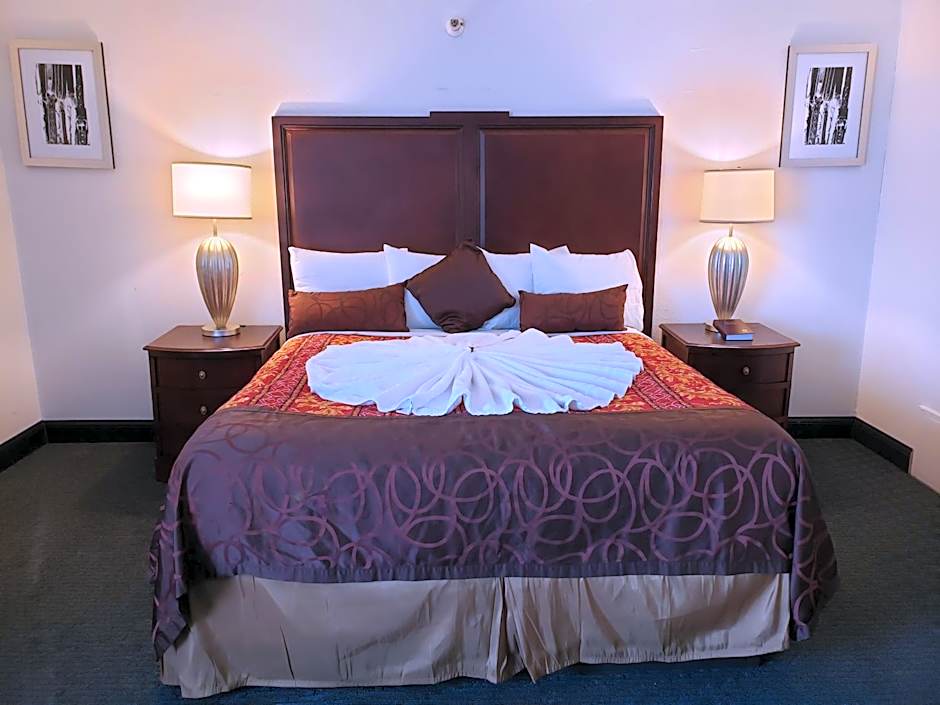 Travelodge by Wyndham Brooklyn Center