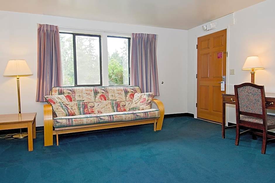 Foto 1 di 4 di 1 Bedroom 1 King Bed Suite