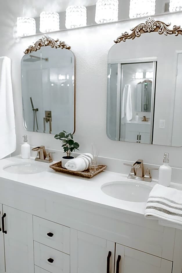 PRESIDENTIAL SUITE MOUNTAIN/LAKE VIEWS w/HEATED POOLS- PGA WEST