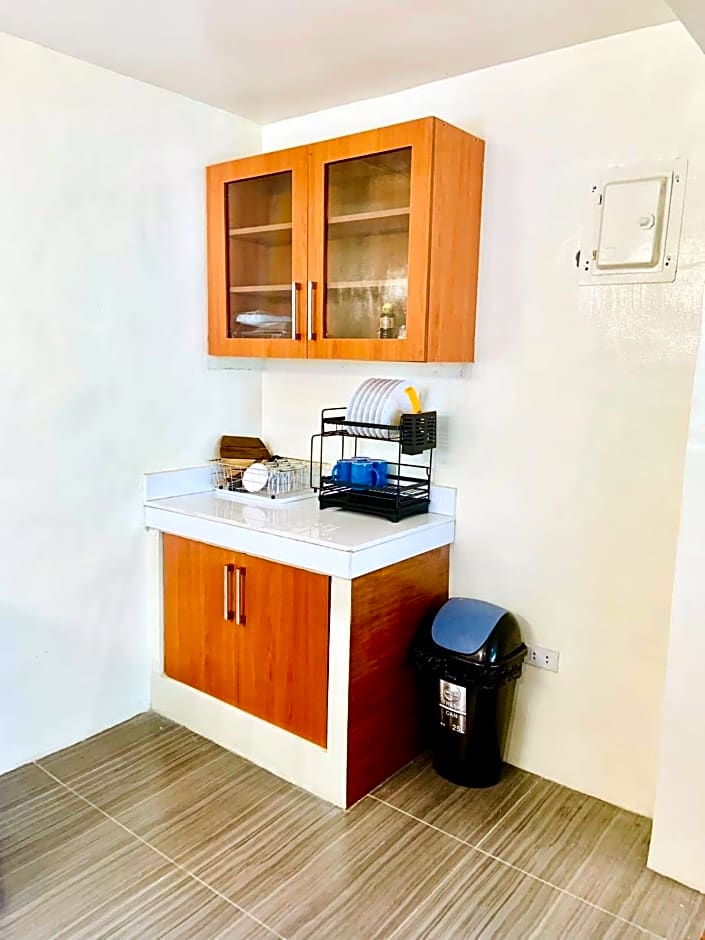 Elliannah Pines Hotel