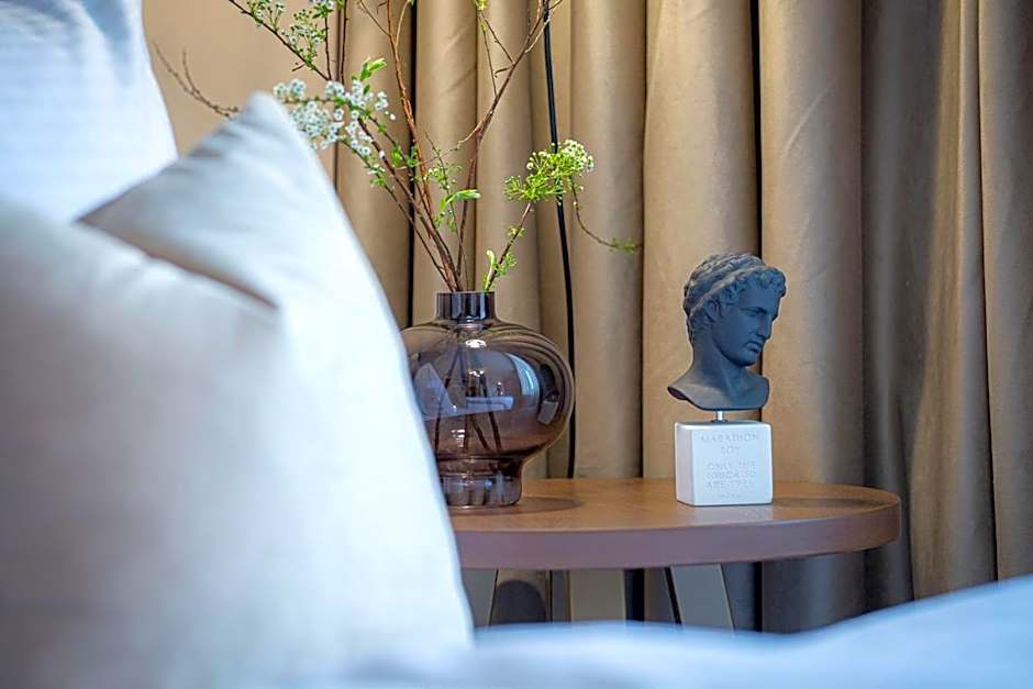 Delphi Hotel & Restaurant