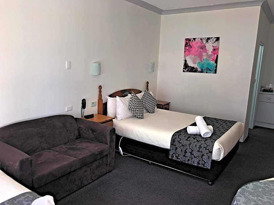 New England Motor Inn