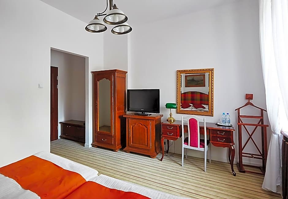 Photo 1 of 7 of Double Room