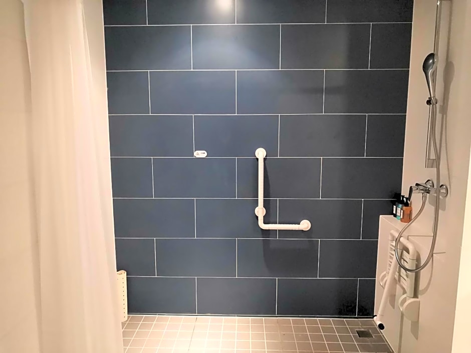 Holiday Inn Express Pinghu, an IHG Hotel