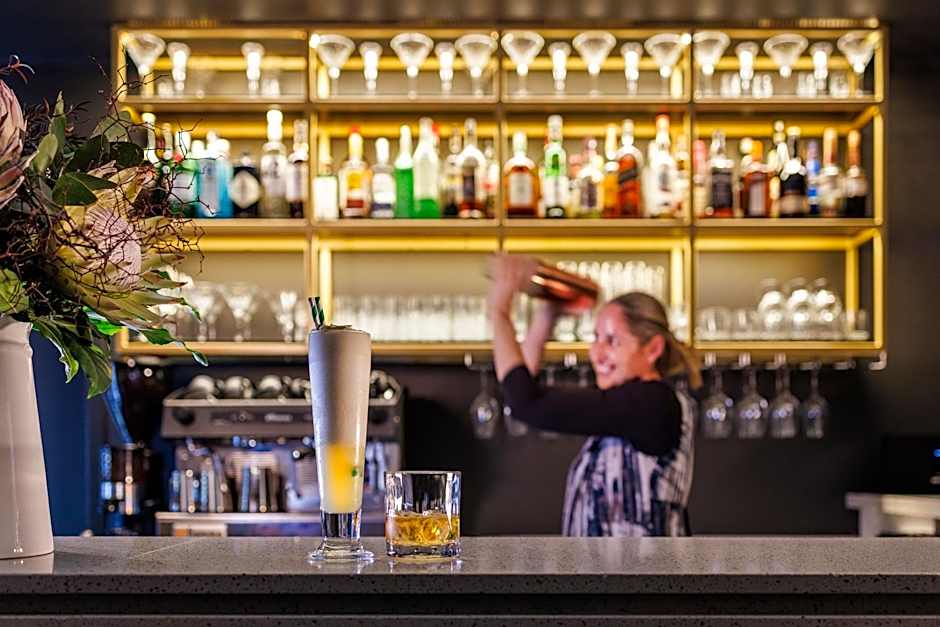 Hidden Lake Hotel & Apartments