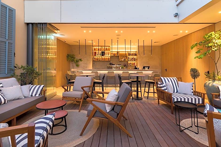 Hotel Indigo Larnaca By IHG- Adults Only