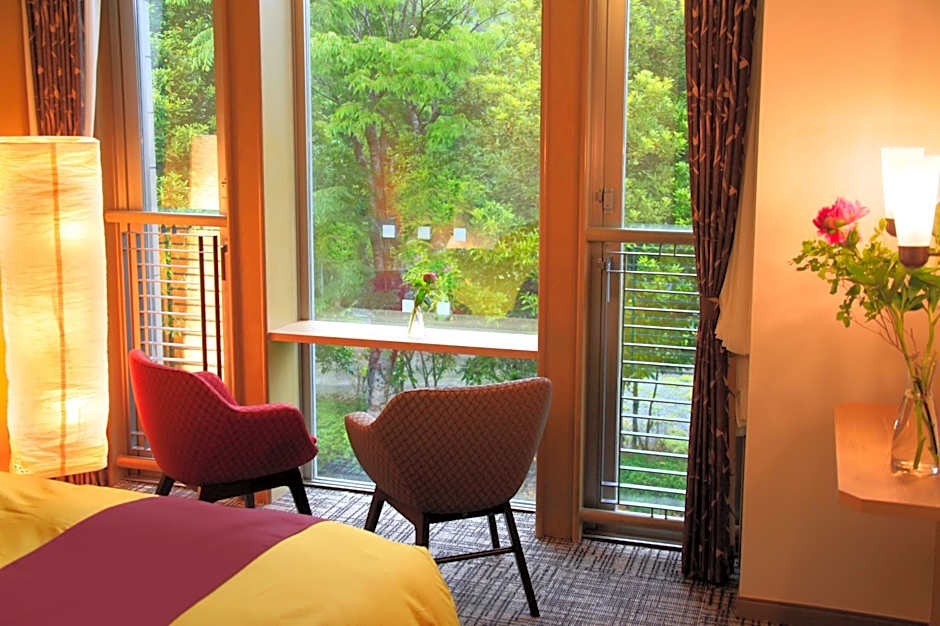 Hakone Fuga - Adult Only