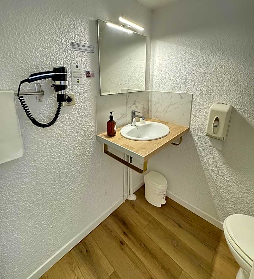 Couett'Hôtel Brest Port de plaisance, Les pieds dans l'eau