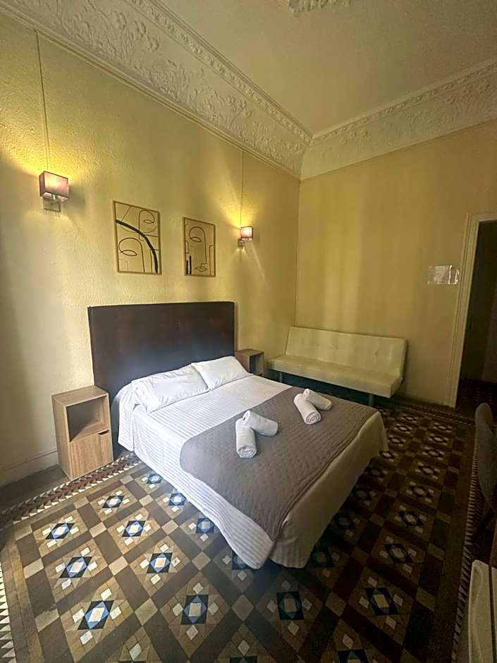 Hostal Balmes Centro