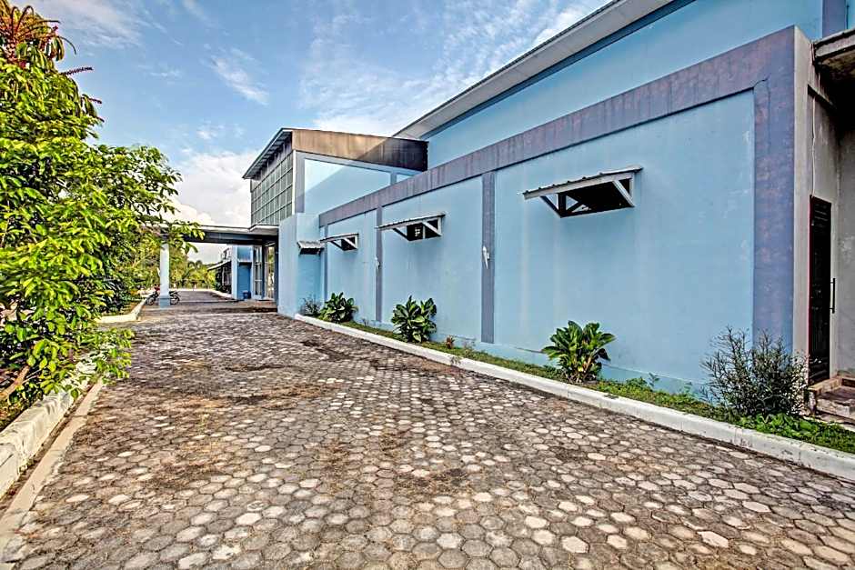 OYO 90947 Hotel Sarbini