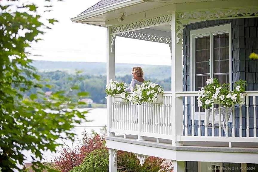 La Maison Bleue du Lac Wallace