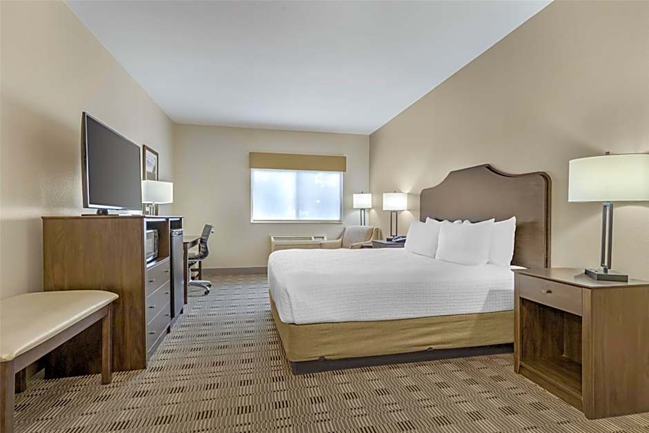 Photo 1 of 4 of 1 King Bed, Hearing/Mobility Accessible, Roll in Shower