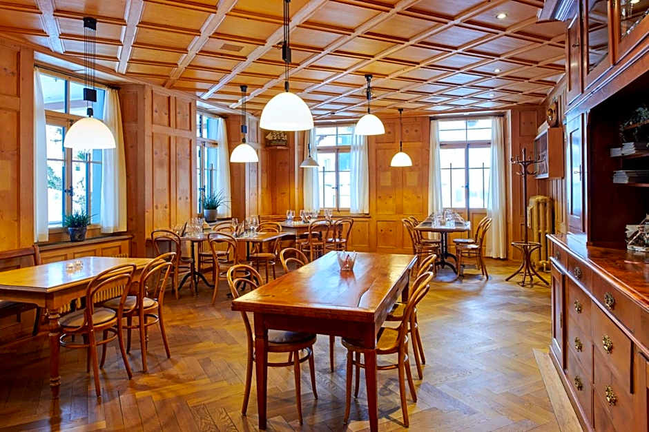 FLUHLI Hotel Kurhaus