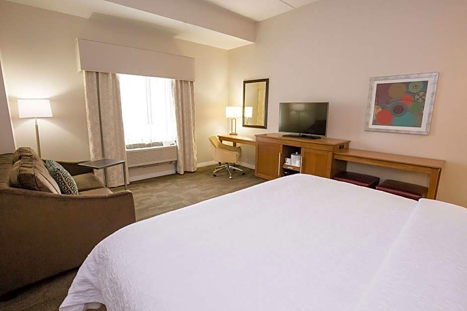 Hampton Inn By Hilton & Suites Pittsburgh/Harmarville
