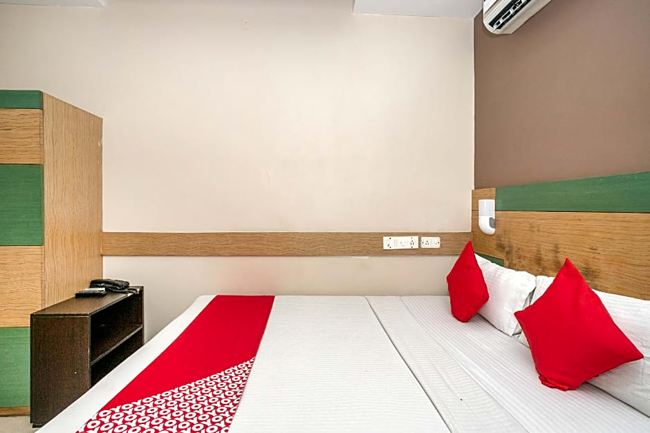 OYO 436 Emirates Suites