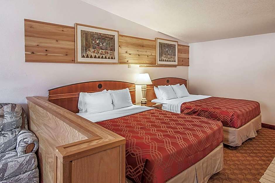 Econo Lodge Inn & Suites Madras