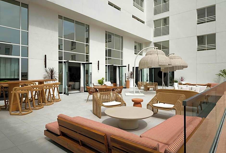 Sandbourne Santa Monica, Autograph Collection