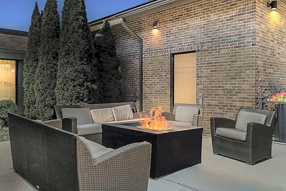 Best Western Okemos/East Lansing Hotel & Suites