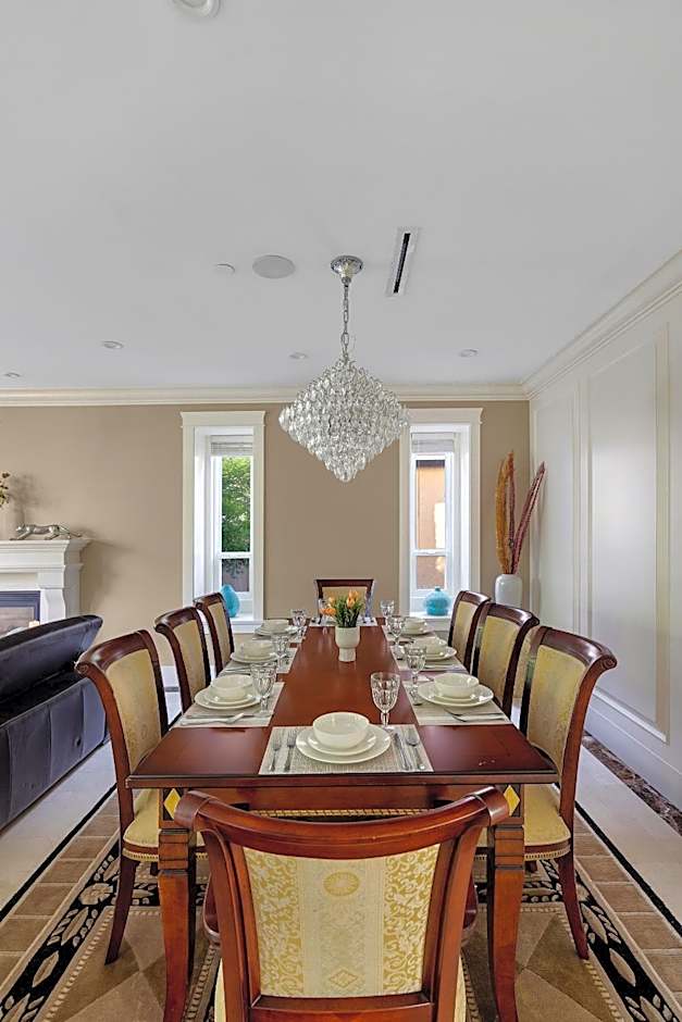 Luxurious Multi-Family Home in Vancouver West, 10 Mins Downtown