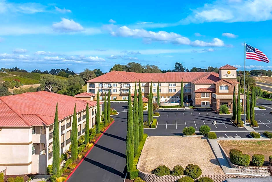 Photo 1 of 50 of La Quinta Inn & Suites by Wyndham Paso Robles