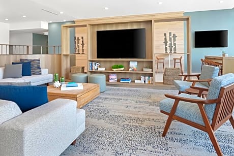 Premium One Bedroom Suite, Guest room, 1 King, Sofa bed