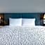 Hampton Inn By Hilton & Suites Burlington, Ontario