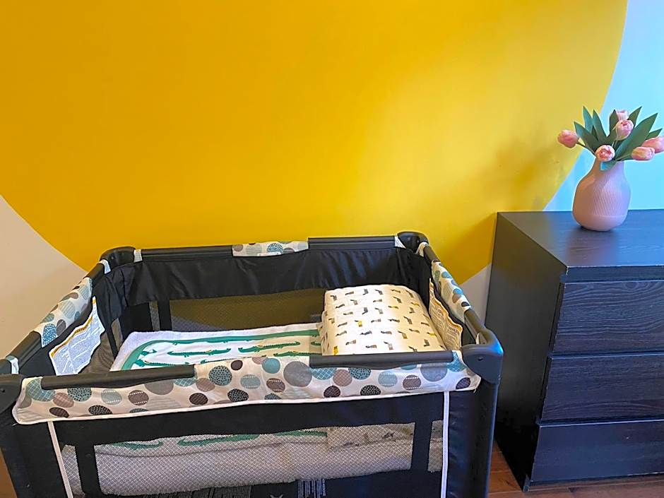 Westside Pool Home-8 min to Downtown, Yard Parking