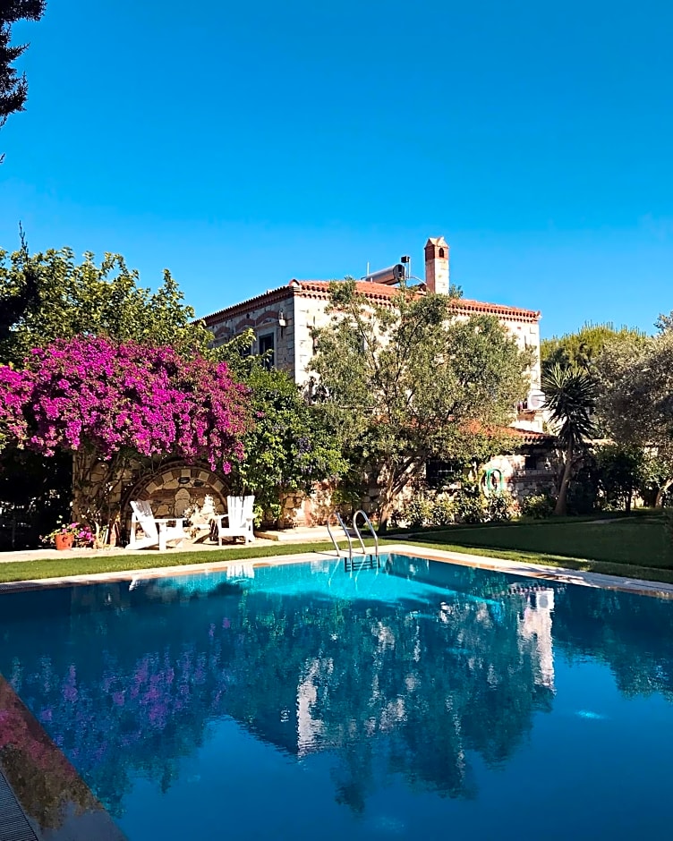 Alacati Zeytin Konak Hotel