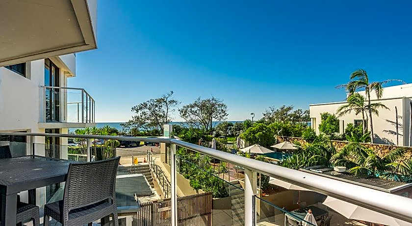 Bayview Beachfront Apartments- in town right on the beach