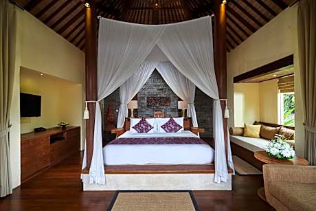 Deluxe Two-Bedroom Villa with Floating Breakfast