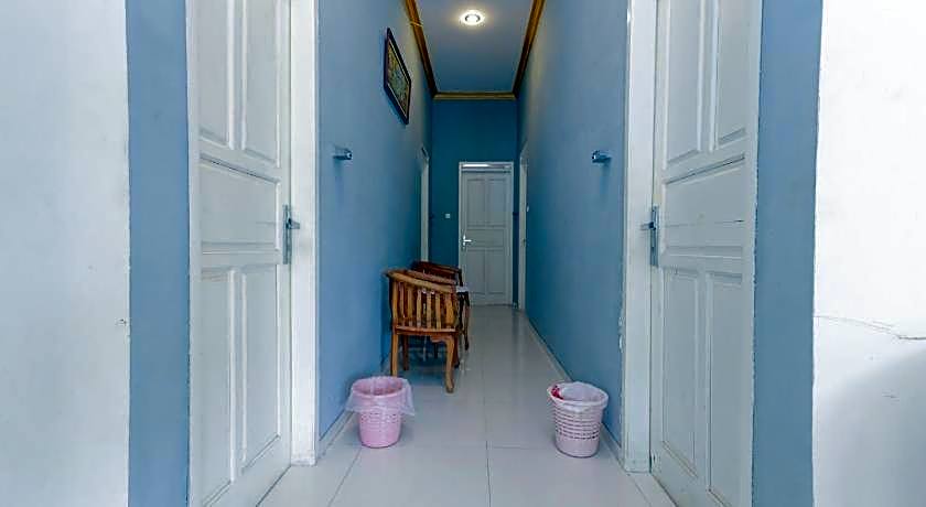 RedDoorz @ Villa Puncak Tidar