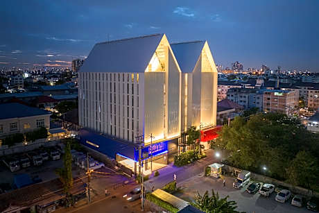 Blue Hippo Hotel