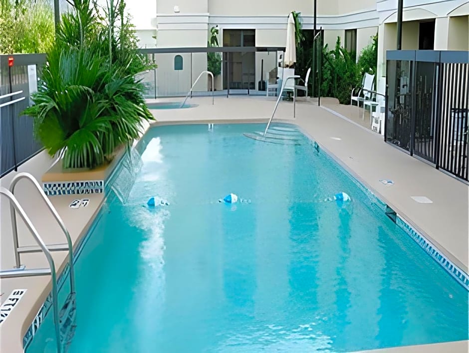 Holiday Inn Express Hotel & Suites Clearwater North/Dunedin By IHG