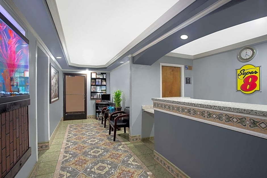Super 8 by Wyndham Chico