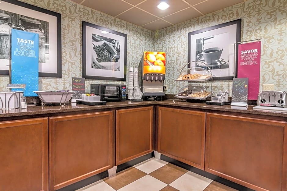 Hampton Inn By Hilton Winchester-University/Mall Area