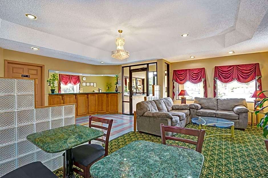 Travelodge by Wyndham Forest Park Atlanta South