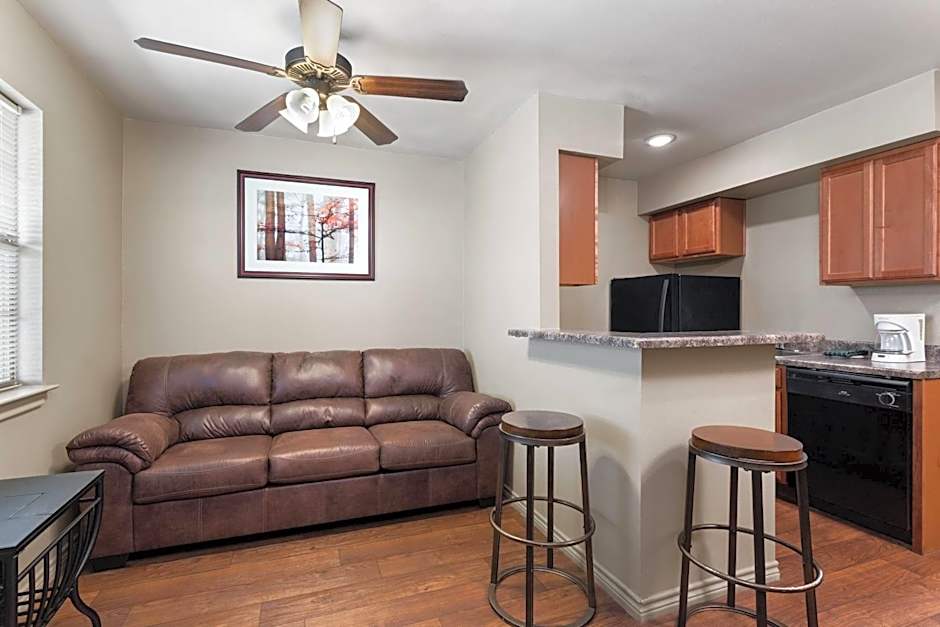 Eagle's Den Suites Big Spring a Travelodge by Wyndham